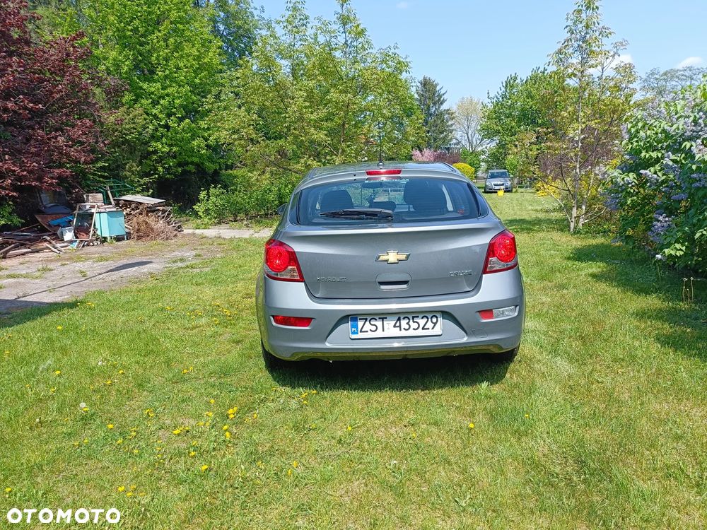 Chevrolet Cruze 1.6 LS+ - 5