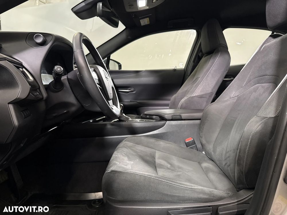 Lexus UX - 23