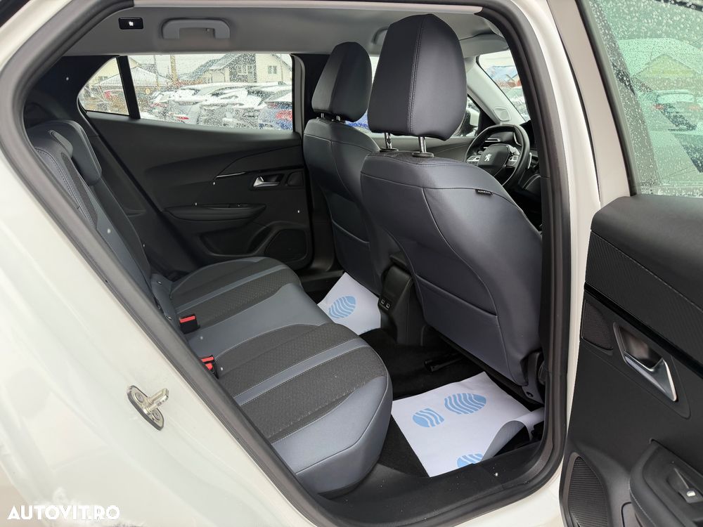 Peugeot 2008 1.5 BlueHDI EAT8 STT GT Pack - 30