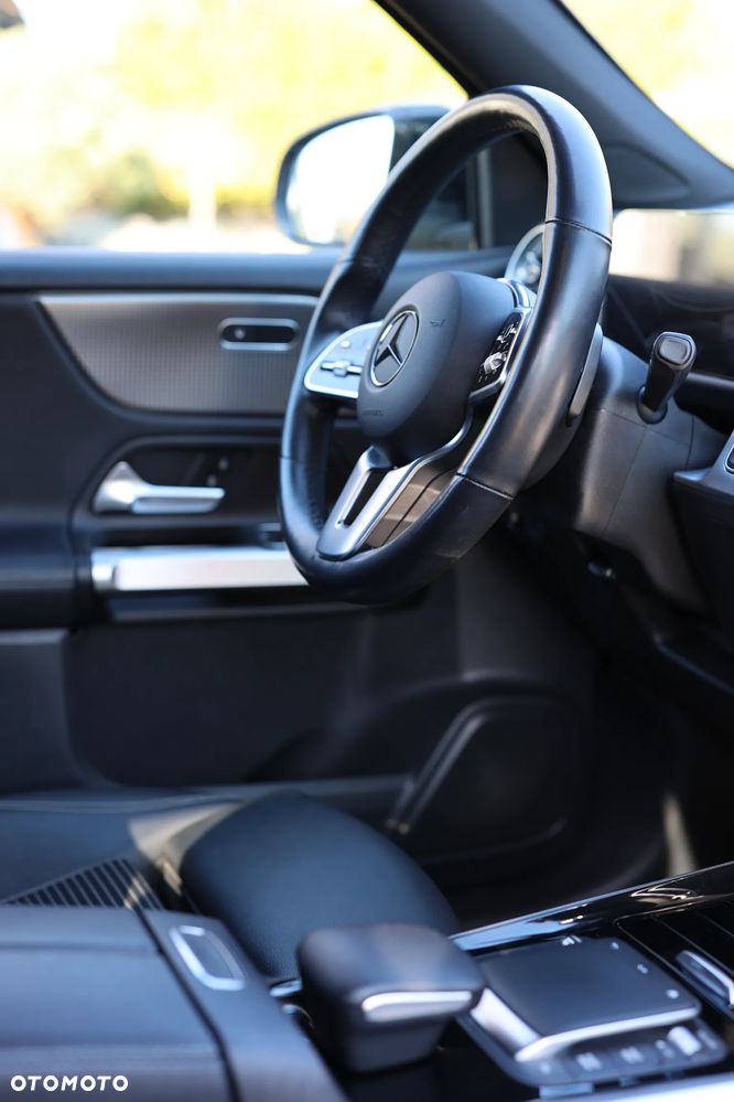 Mercedes-Benz GLB - 17