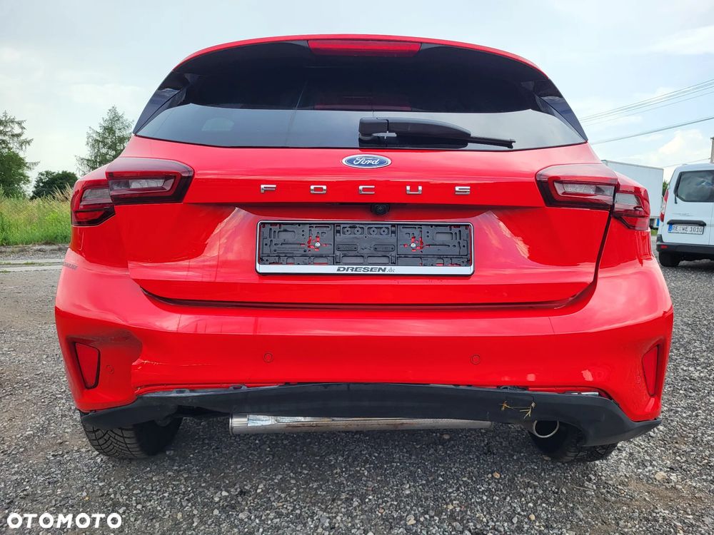 Ford Focus 1.0 EcoBoost Hybrid TITANIUM - 6