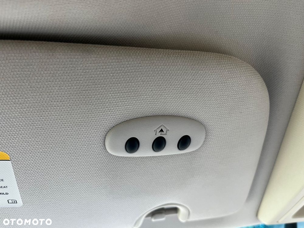 Chrysler Town & Country - 25