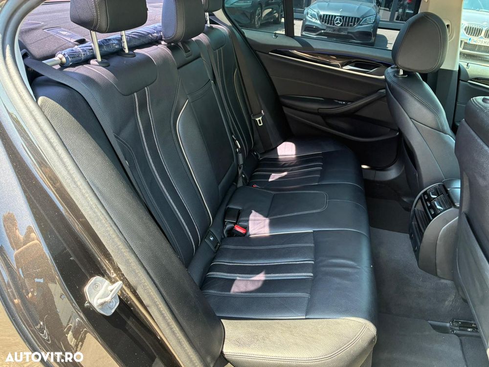 BMW Seria 5 520d xDrive AT - 28