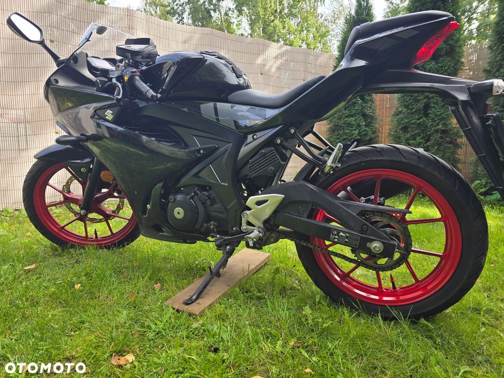 Suzuki GSX - 4