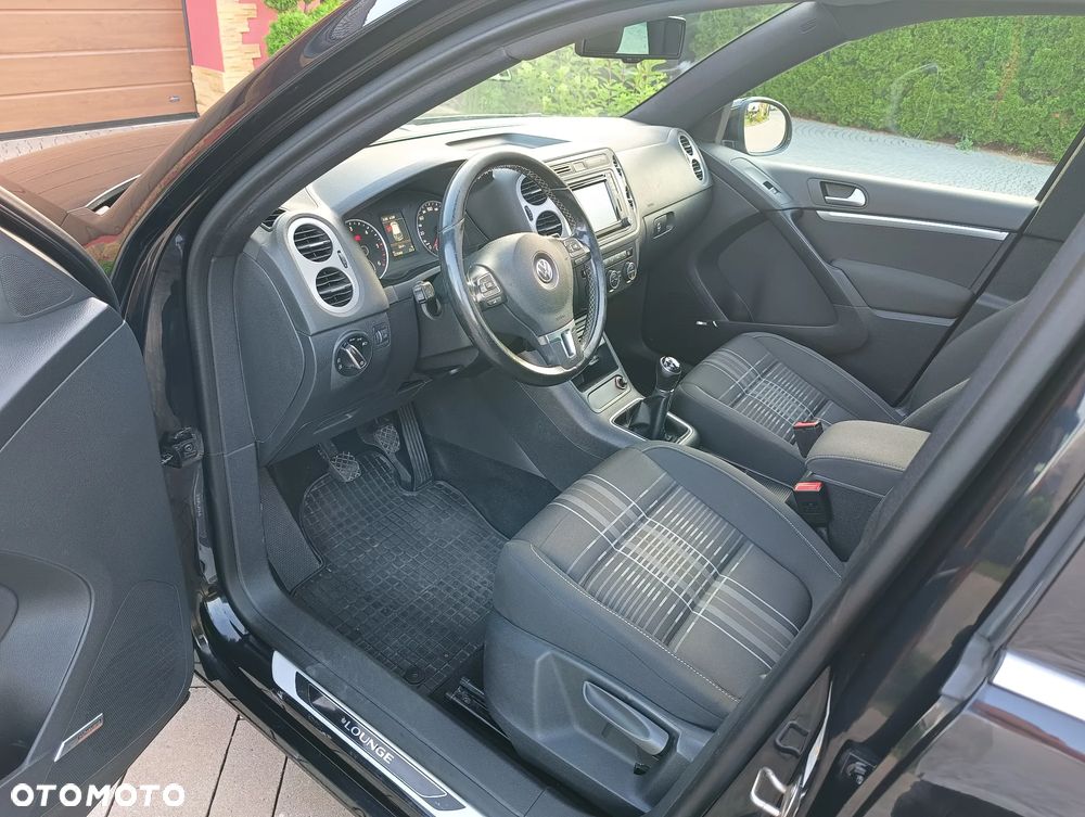 Volkswagen Tiguan 2.0 TDI SCR BlueMotion Technology Lounge Sport & Style - 24