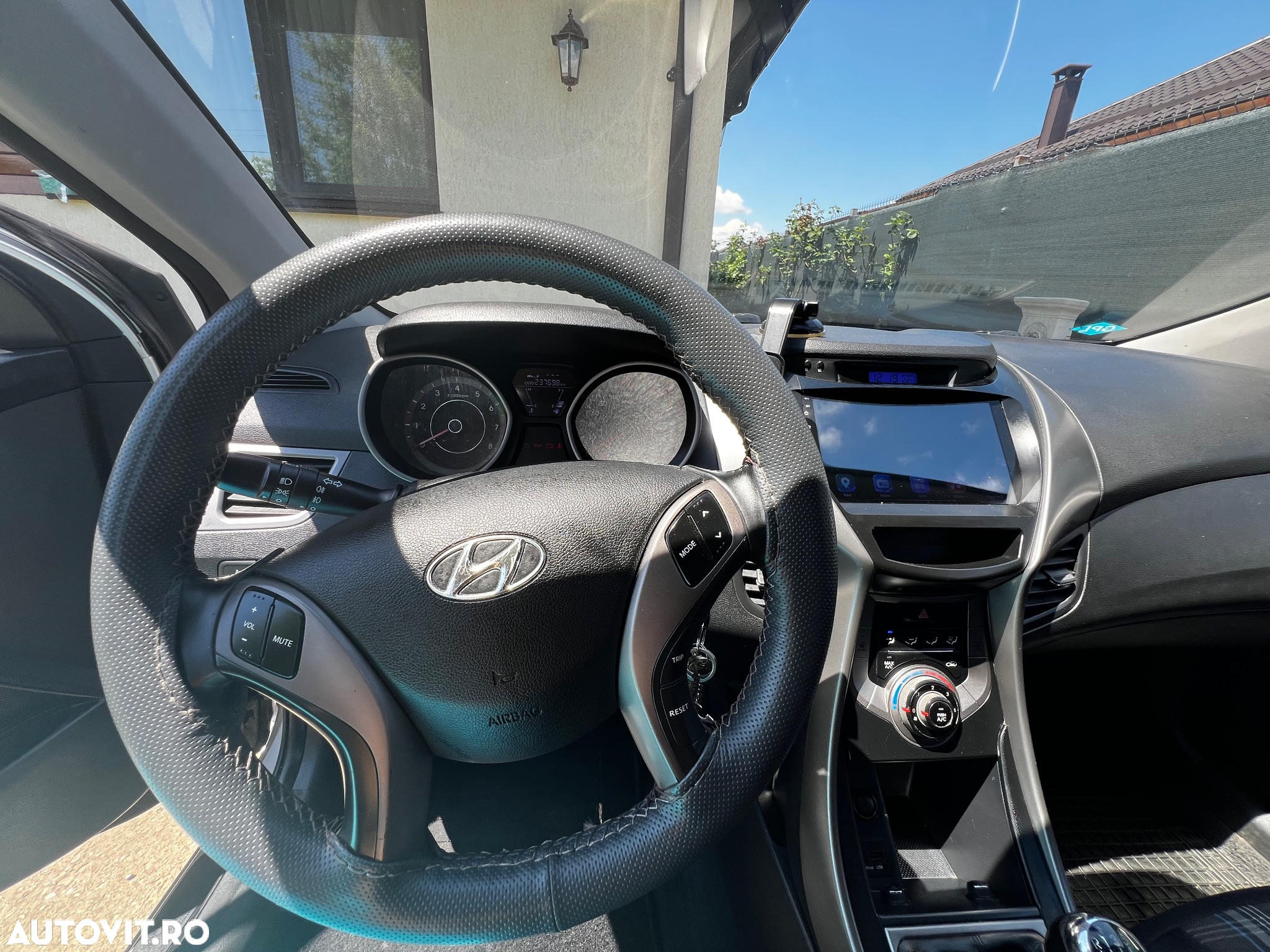 Hyundai Elantra 1.6 MPi Exclusive - 26