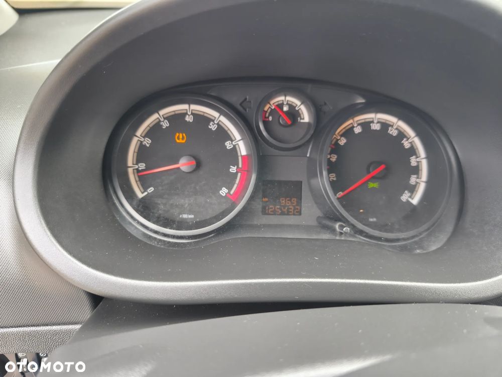 Opel Corsa 1.2 16V Edition / Active - 12