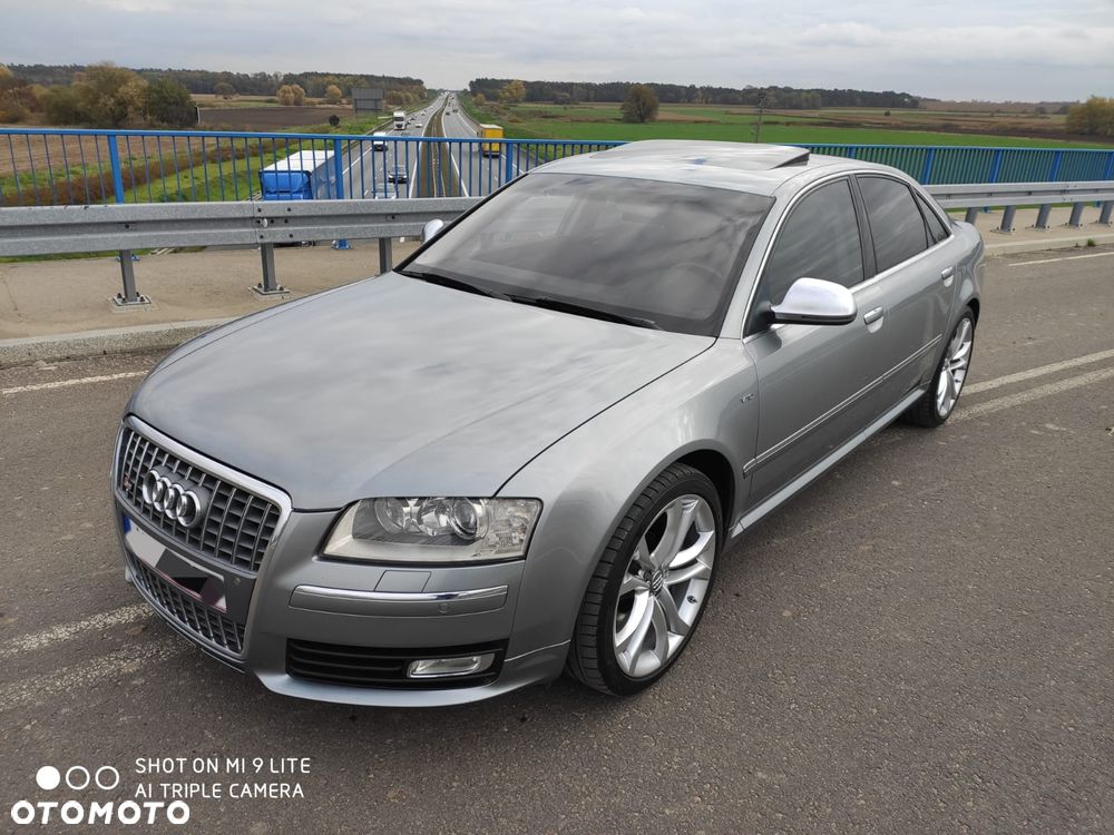 Audi S8 - 12