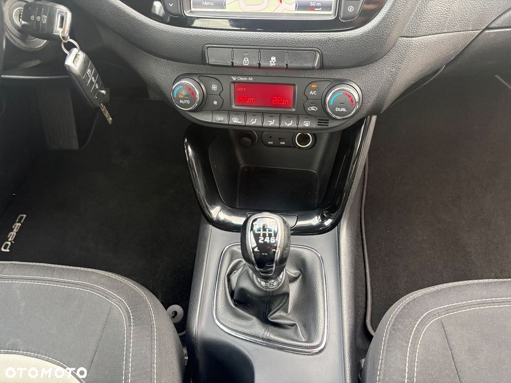 Kia Ceed 1.6 GDI Vision - 10