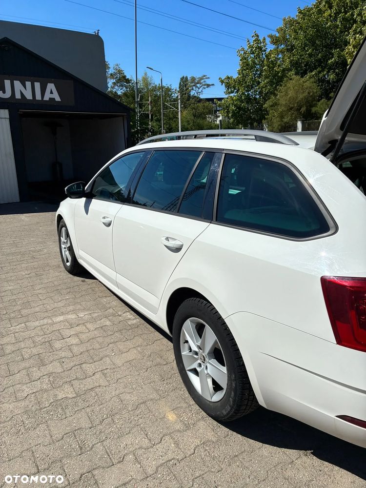 Skoda Octavia 1.6 TDI Ambition - 10