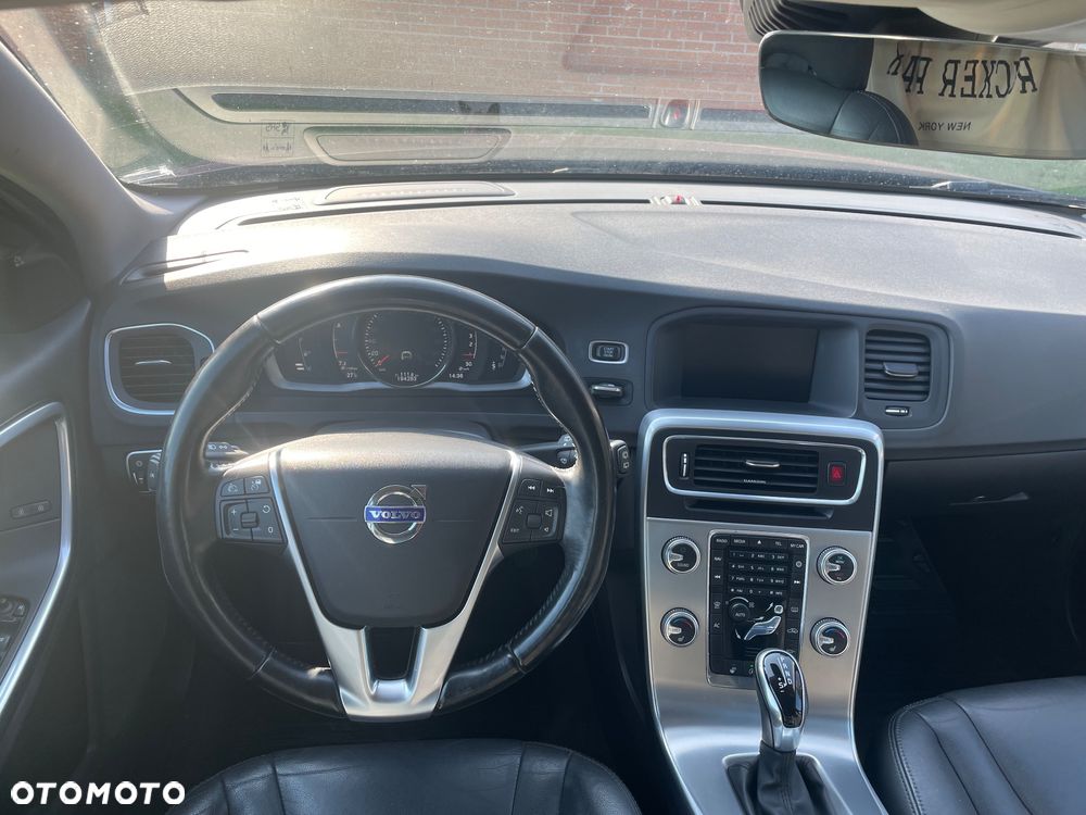 Volvo V60 D3 Drive-E Dynamic Edition (Momentum) - 11