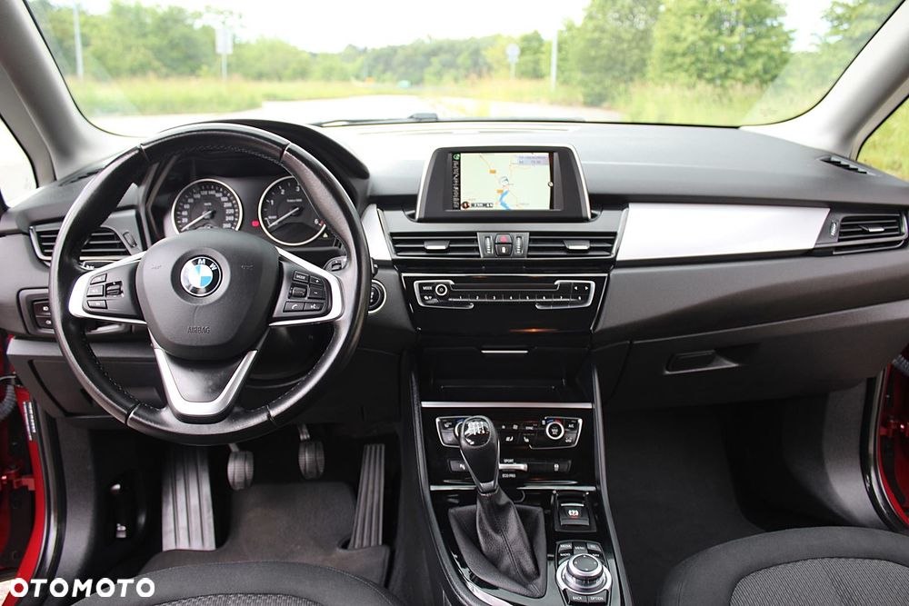 BMW Seria 2 216d - 19
