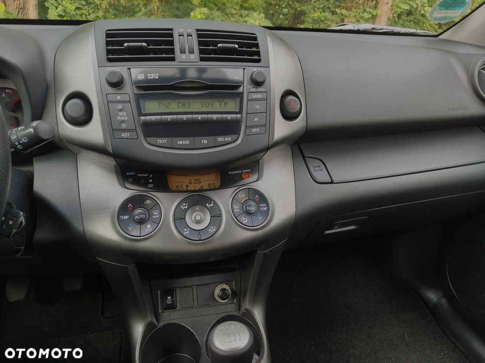 Toyota RAV4 2.0 4x2 Sol - 23