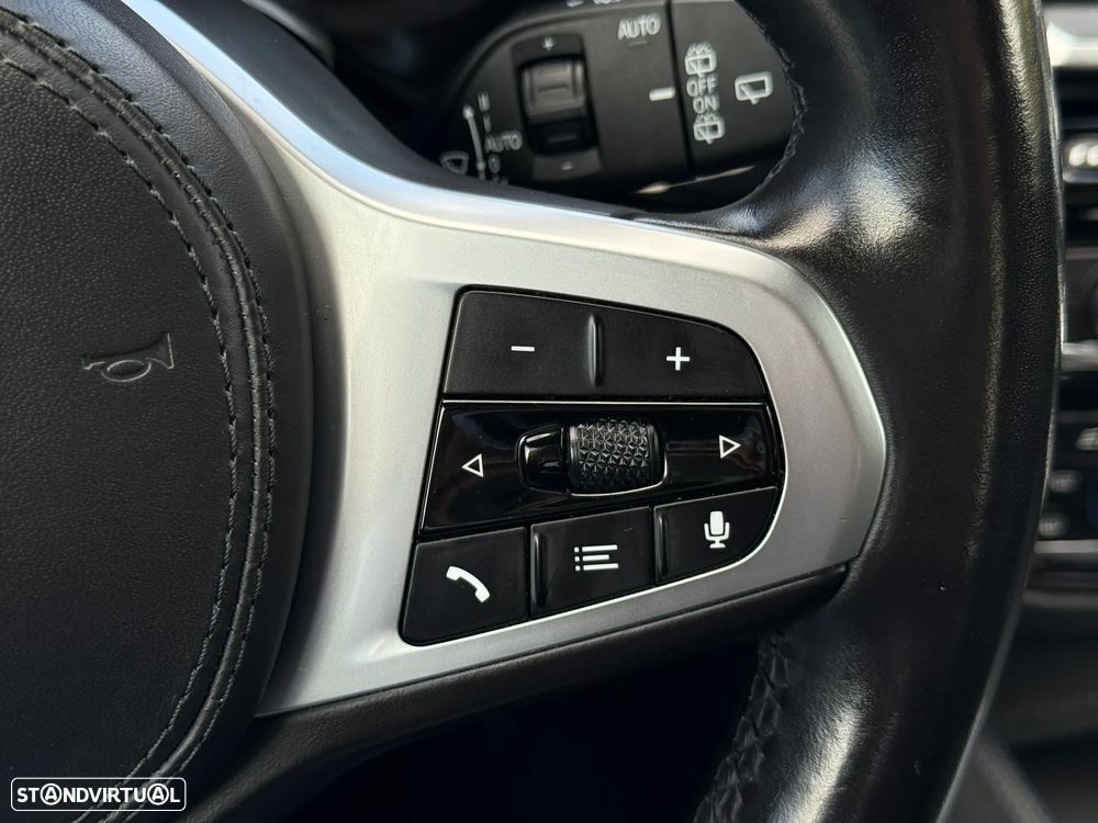 BMW 530 e Pack Desportivo M - 19