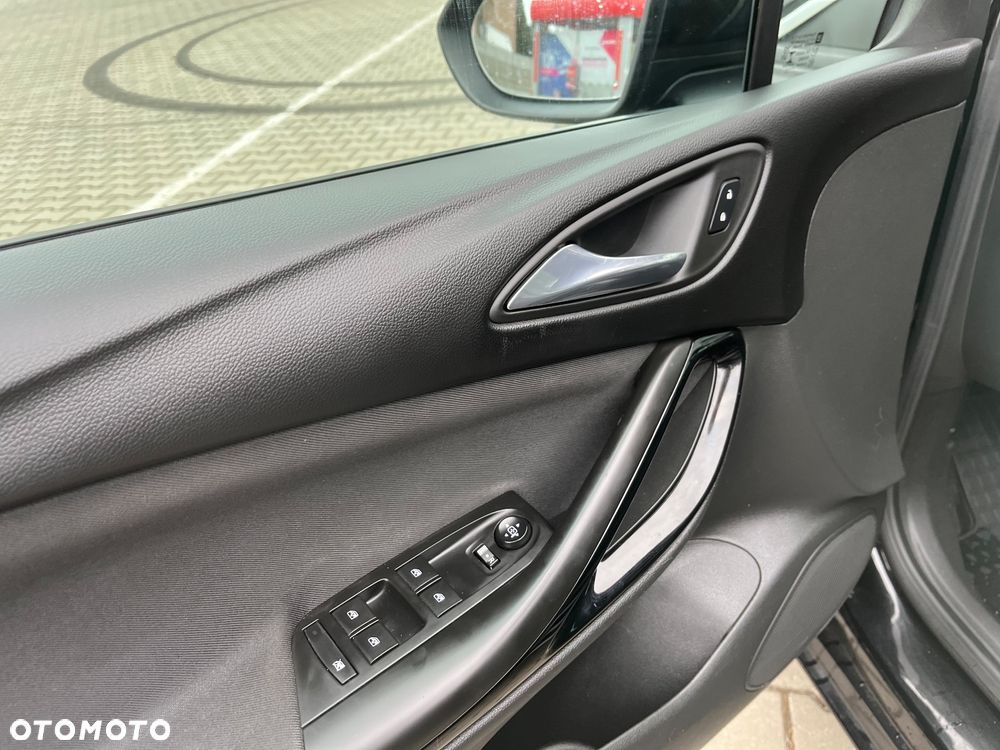 Opel Astra 1.6 Turbo Start/Stop Dynamic - 17