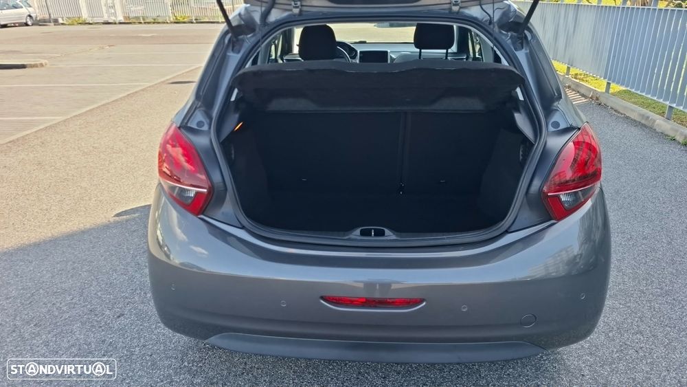 Peugeot 208 1.2 PureTech Signature - 6
