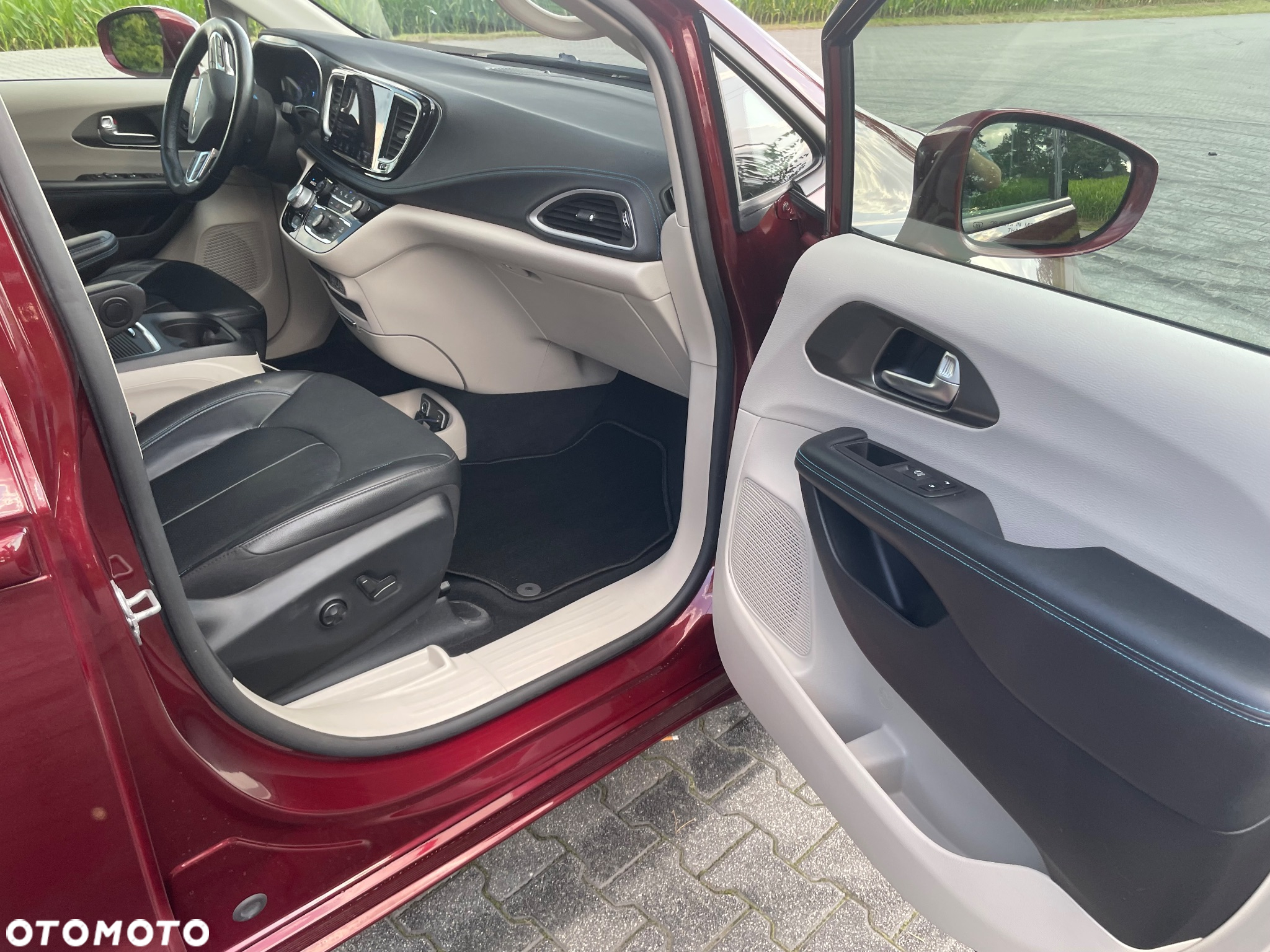 Chrysler Pacifica - 21