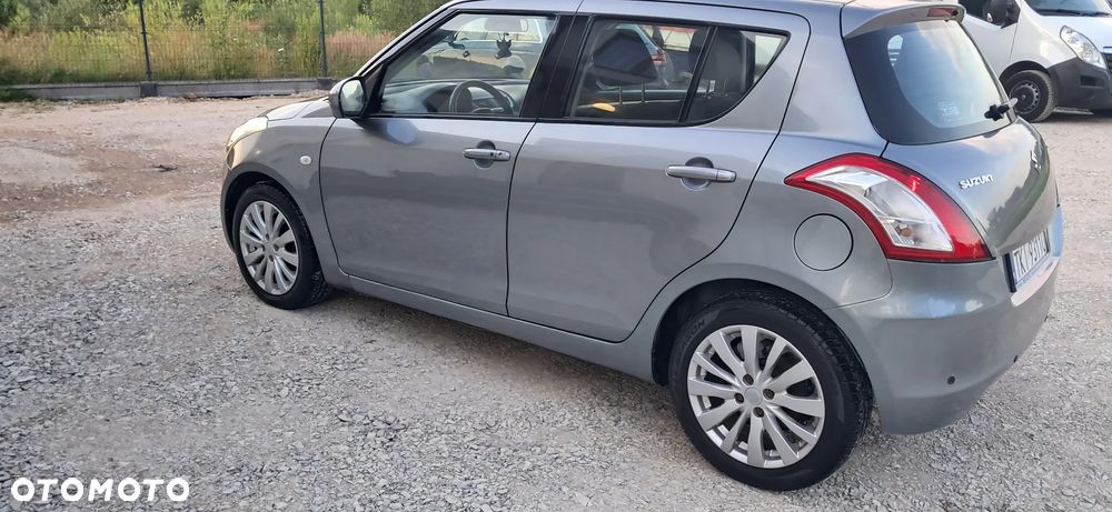 Suzuki Swift - 4