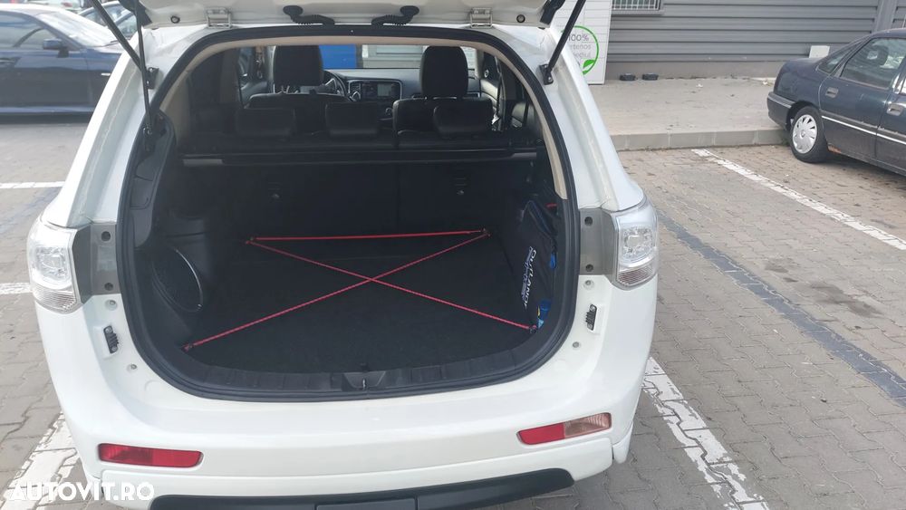 Mitsubishi Outlander - 7