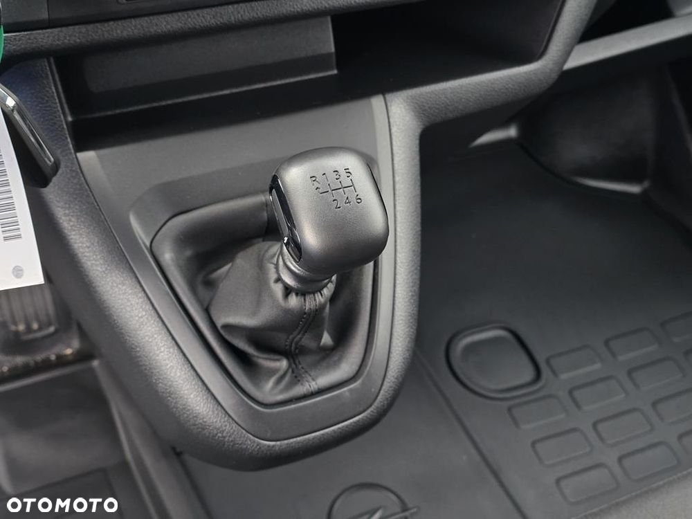 Opel Vivaro - 18