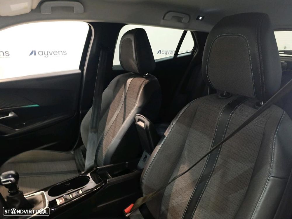 Peugeot 2008 1.2 PureTech Allure - 5