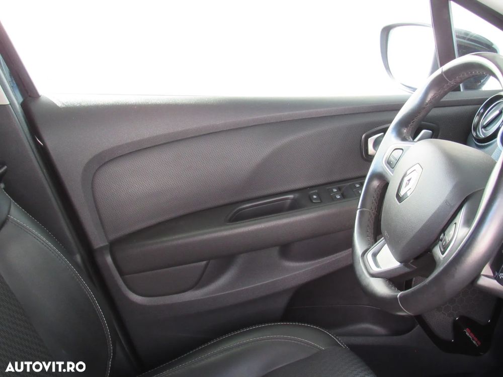 Renault Clio - 25