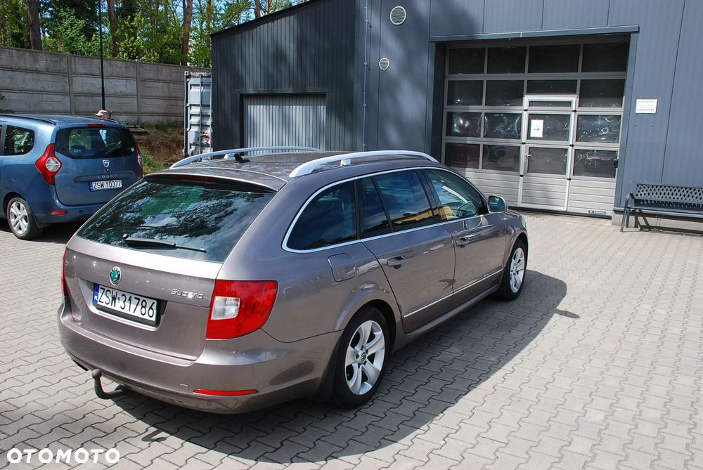 Skoda Superb 2.0 TDI Green tec DSG Elegance - 20