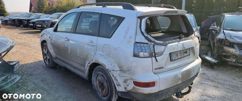 Mitsubishi Outlander - 4