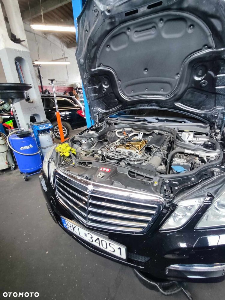 Mercedes-Benz Klasa E 250 CGI BlueEff Avantgarde - 22