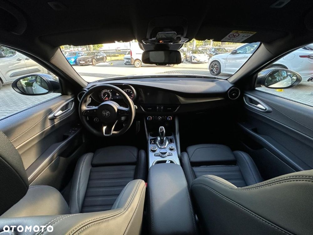 Alfa Romeo Giulia - 13