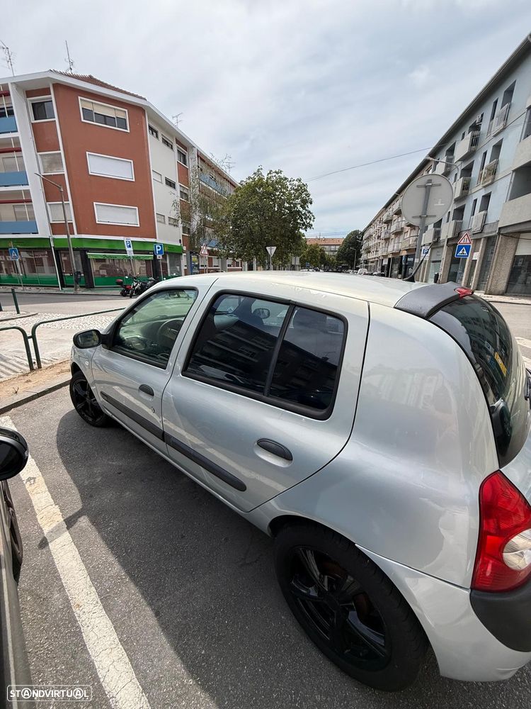 Renault Clio - 1