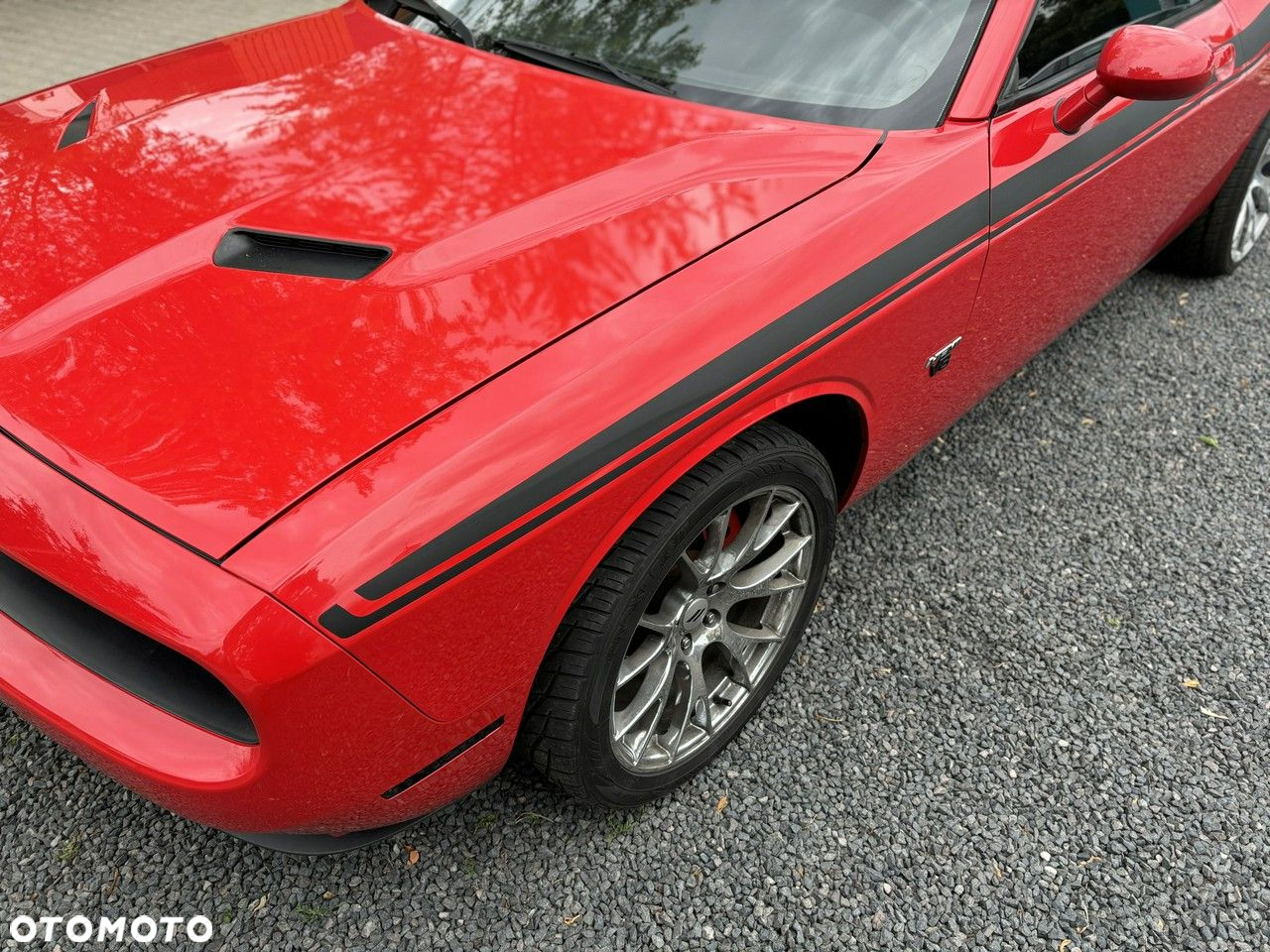 Dodge Challenger - 7