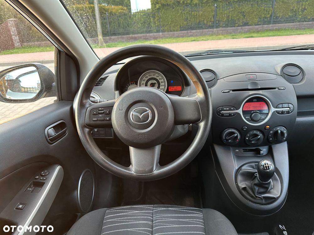Mazda 2 - 15