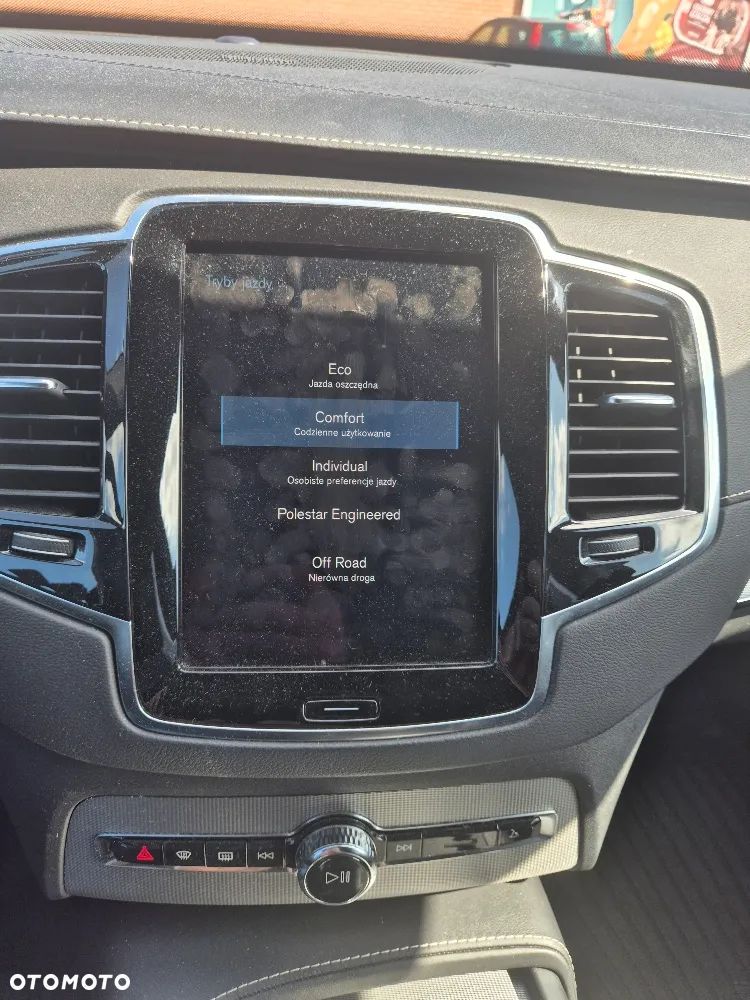 Volvo XC 90 D5 AWD R-Design - 11