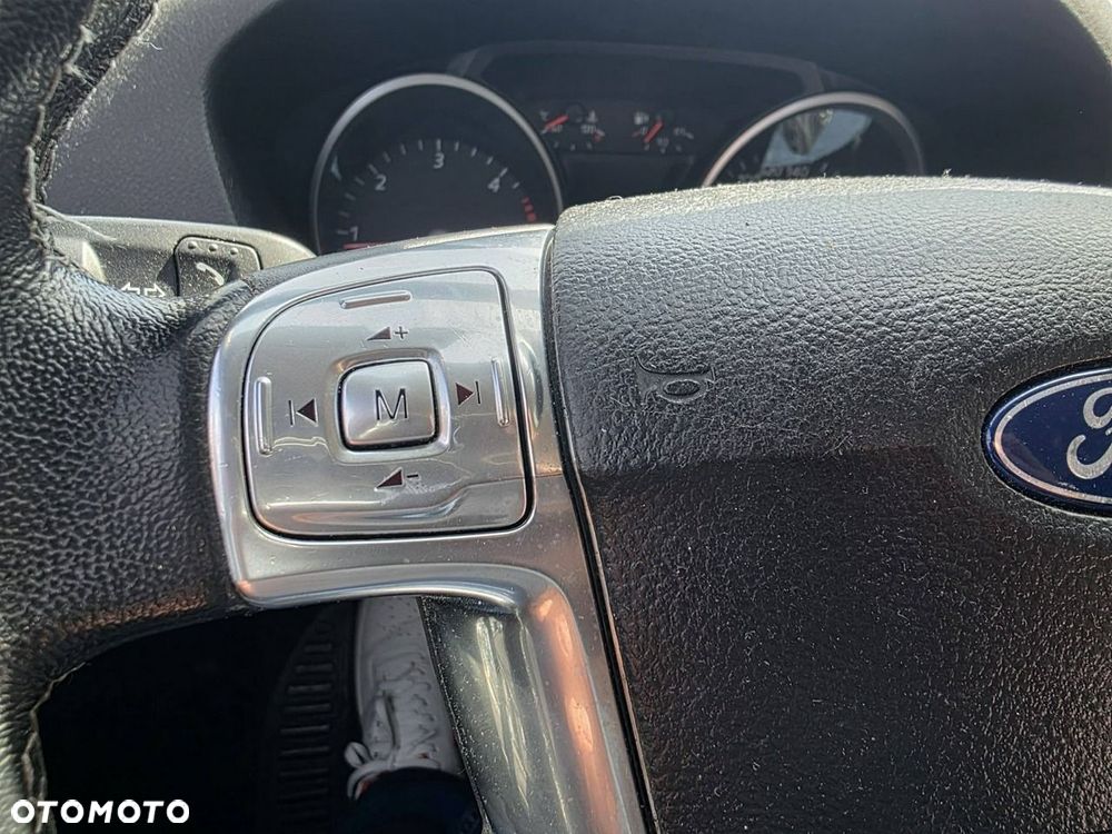 Ford Mondeo 2.0 TDCi Ambiente - 14