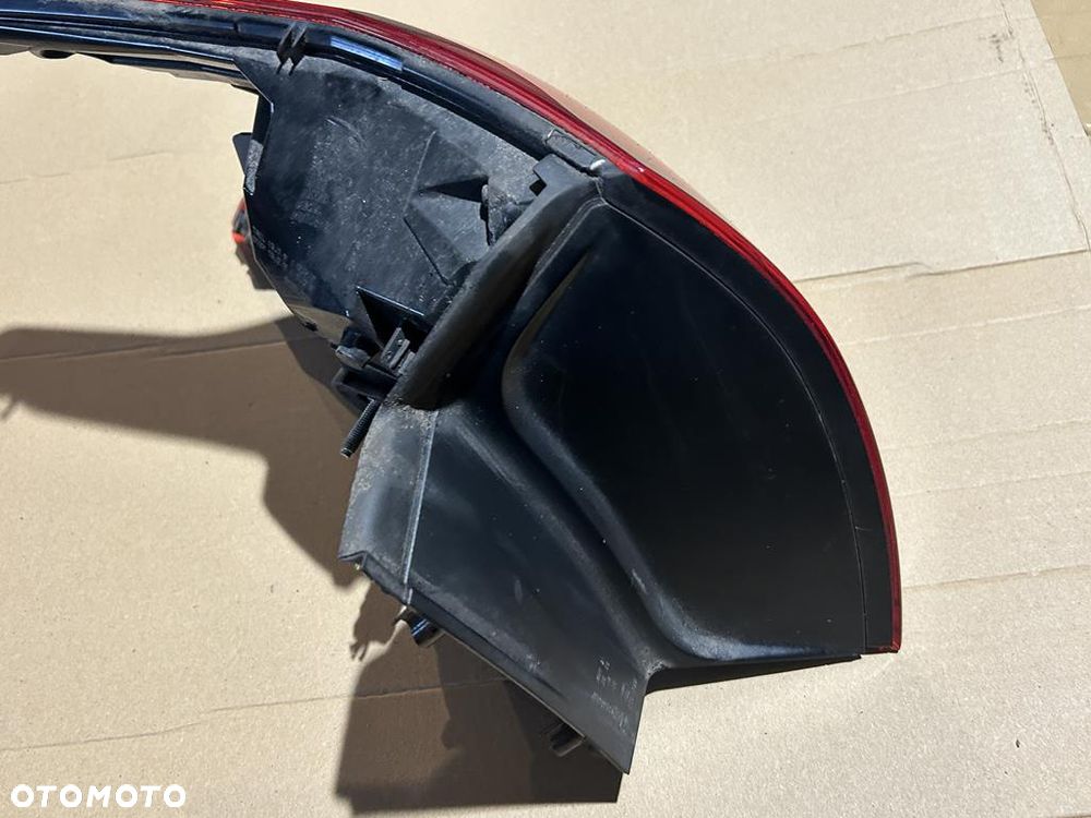 lampa prawa prawy tył tylna Peugeot 308 II T9 HB 9677817580 - 5