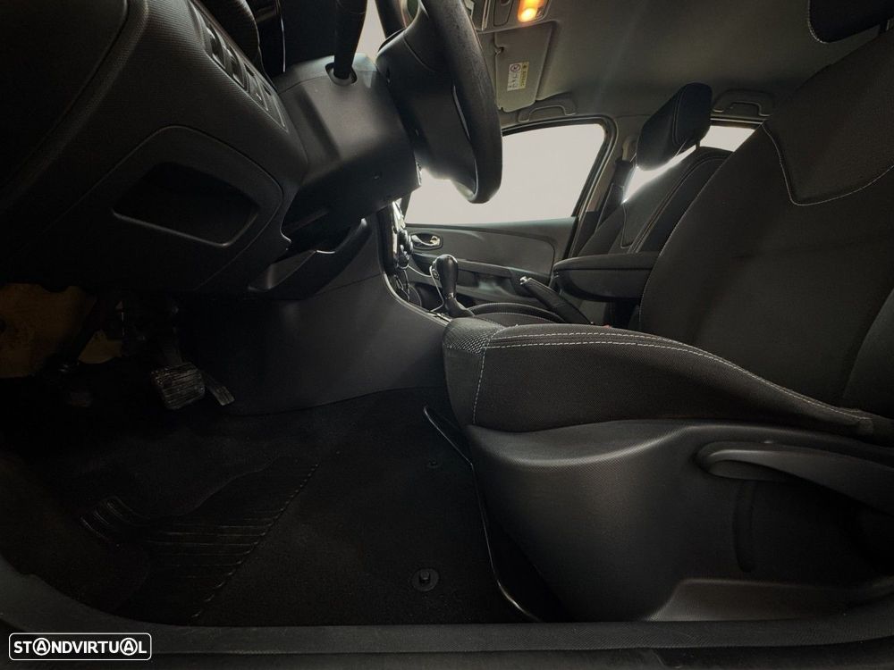 Renault Clio 1.5 dCi Dynamique S EDC - 17