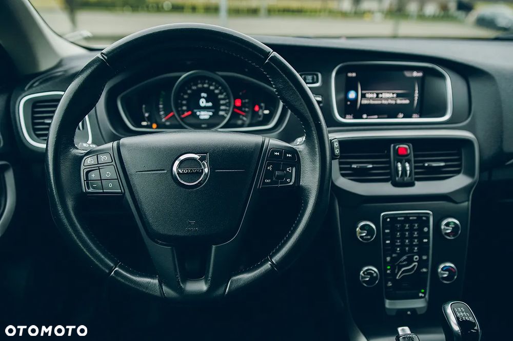 Volvo V40 D2 Drive-E Momentum - 22