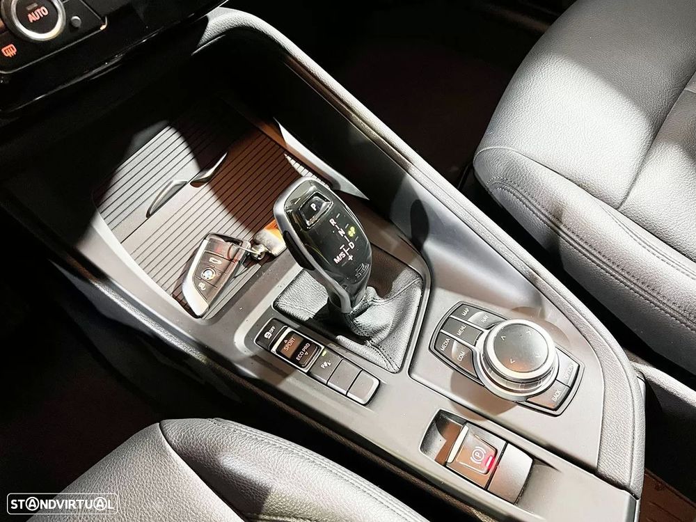 BMW X1 16 d sDrive Auto Line Sport - 17