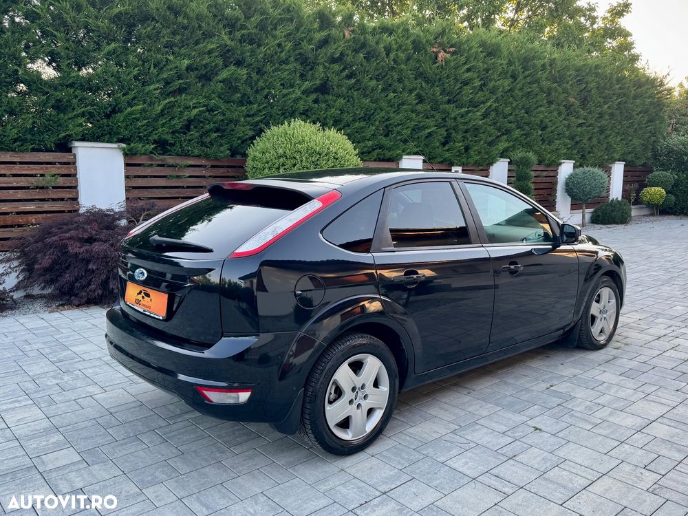 Ford Focus 1.6i Titanium - 8