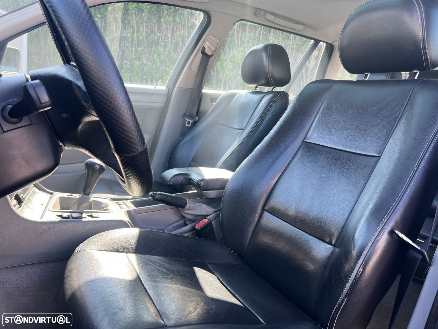 BMW 318 i Touring - 20