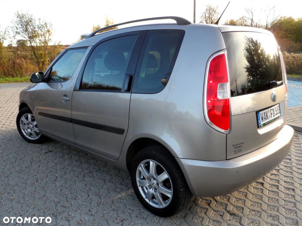 Skoda Roomster 2011 photo 2