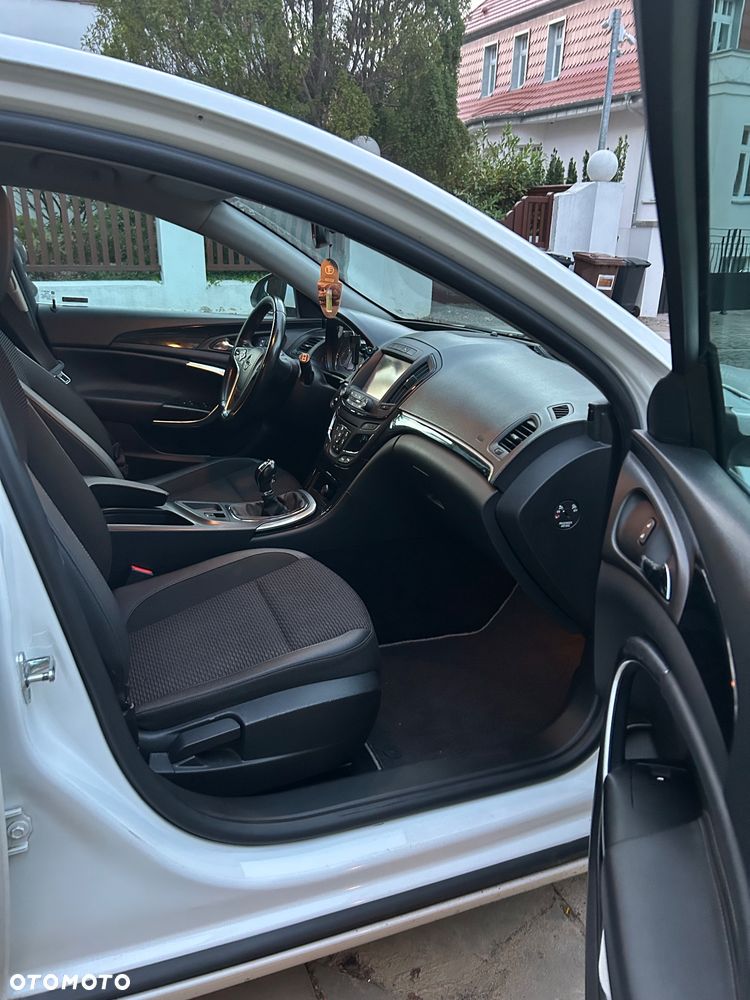 Opel Insignia - 10