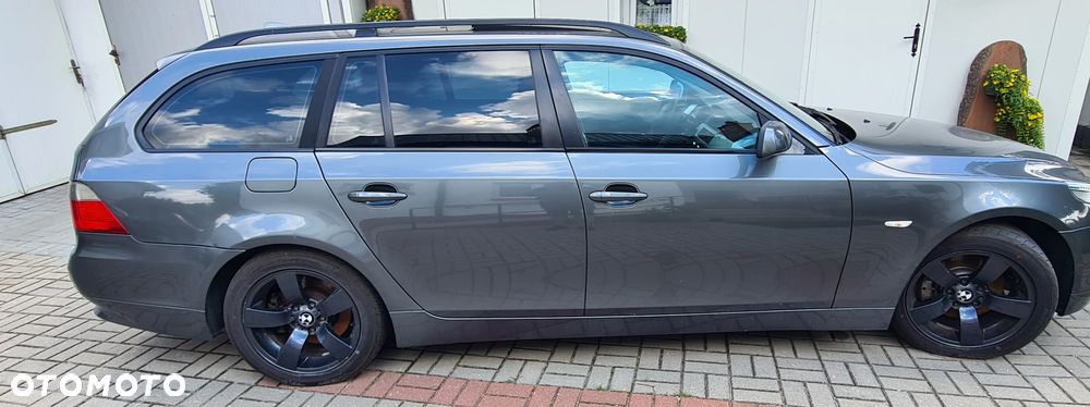 BMW Seria 5 525i - 2