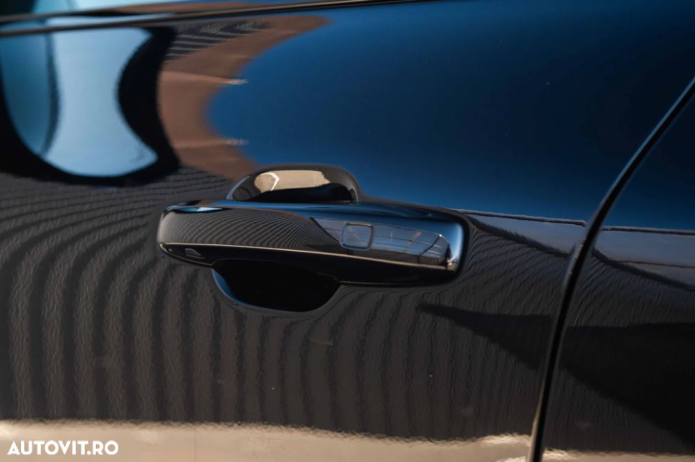 Volvo XC 60 B4 D AWD Plus Dark - 19