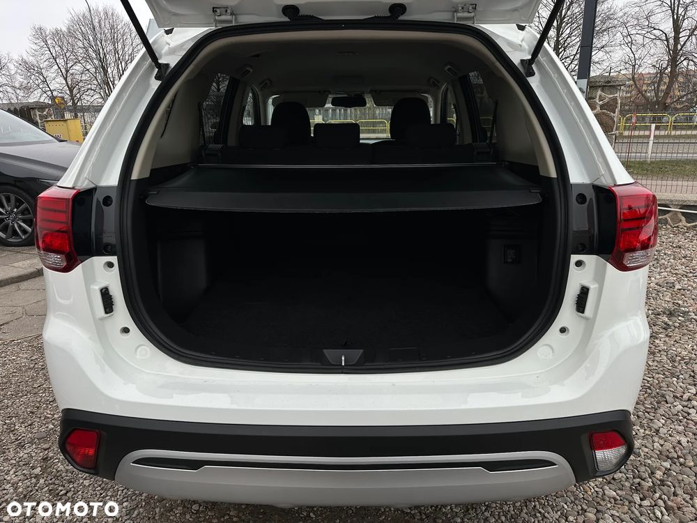 Mitsubishi Outlander 2.0 2WD CVT Diamant Edition+ - 12