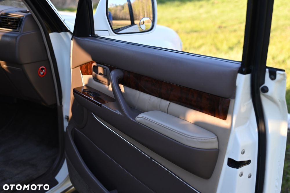 Lexus LX - 23