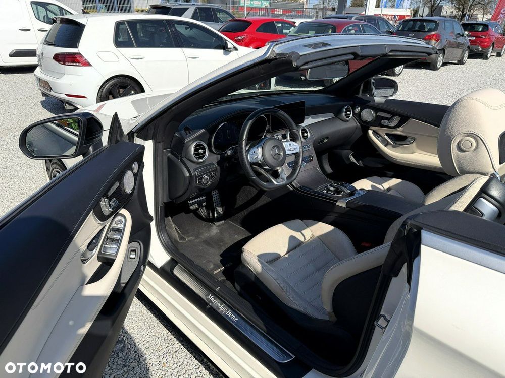 Mercedes-Benz Klasa C 300 4Matic 9G-TRONIC AMG Line - 14