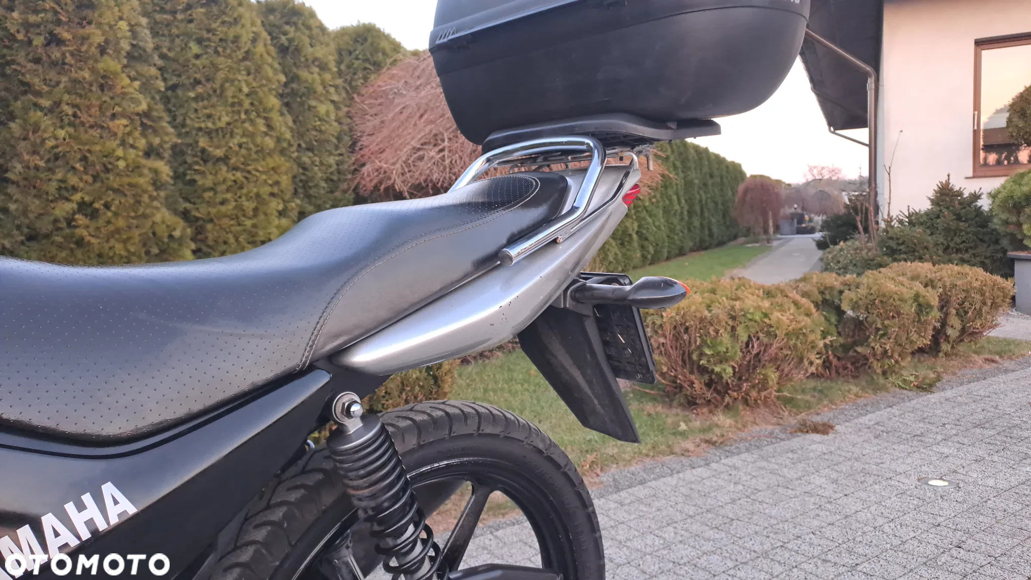 Yamaha YBR - 28