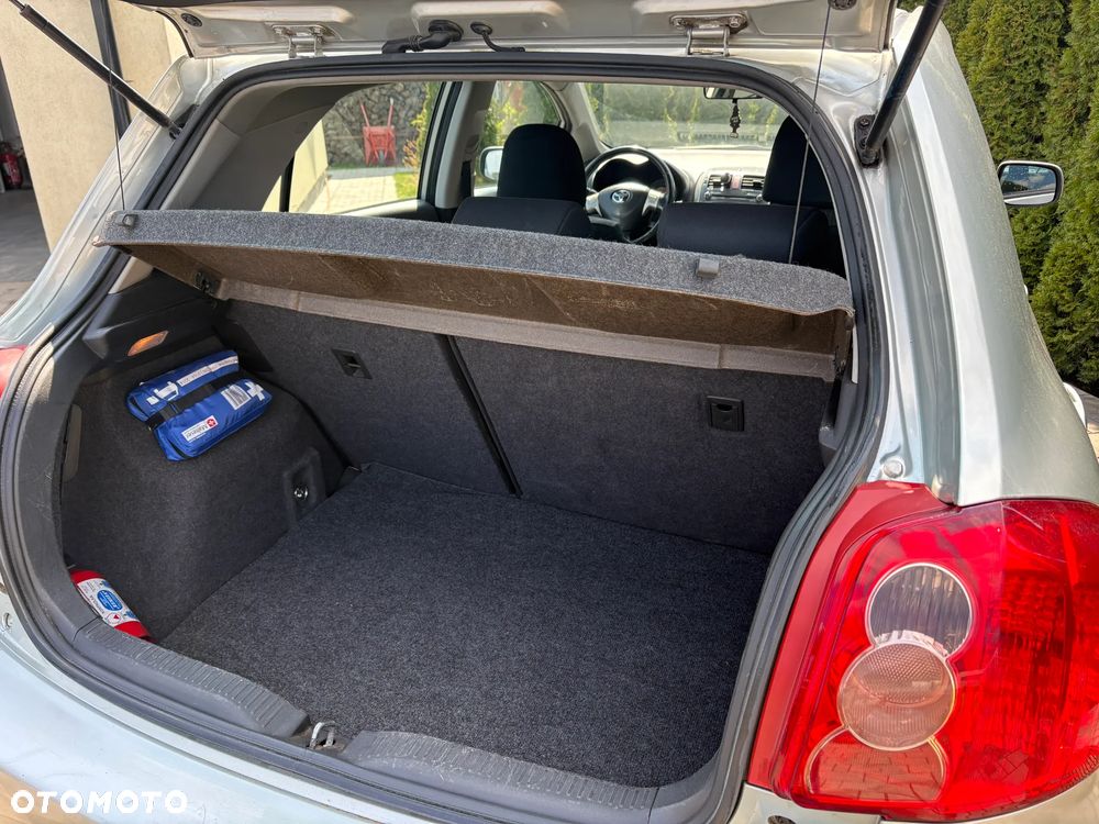 Toyota Auris 1.6 VVT-i Premium - 4